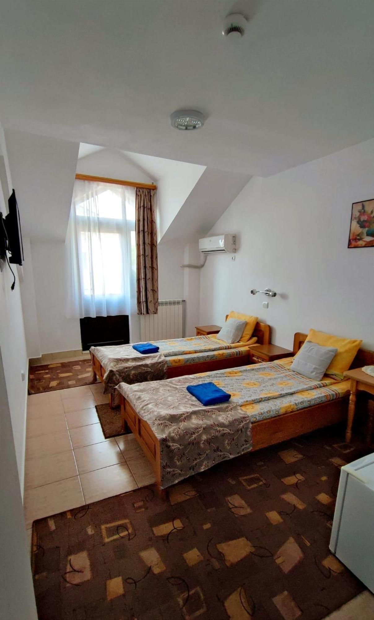 Pensiunea Mikelis International Hotel Árgyasudvarhely Kültér fotó