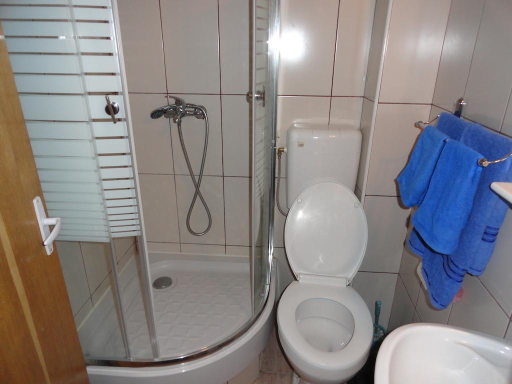 Pensiunea Mikelis International Hotel Árgyasudvarhely Szoba fotó